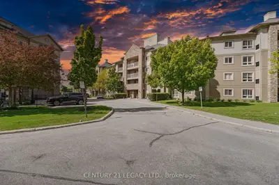 8 Dayspring Circle 1307, Brampton, On L6p 2z7