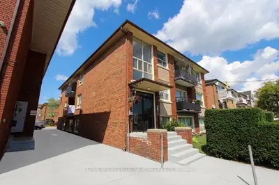 136 Portland Street, Toronto, On M8y 1b2