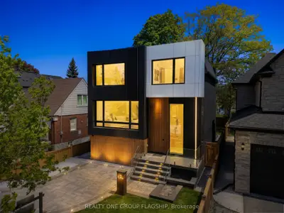 7 Bentley Drive, Toronto, On M8z 3l9