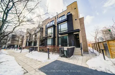 34 Fieldway Road 146, Toronto, On M8z 0e3