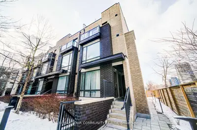 34 Fieldway Road 146, Toronto, On M8z 0e3