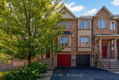 8 Skeens Lane 1, Toronto, On M8w 4z5