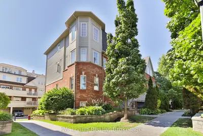 740 Neighbourhood Circle 4, Mississauga, On L5b 0b4