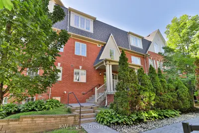 740 Neighbourhood Circle 4, Mississauga, On L5b 0b4