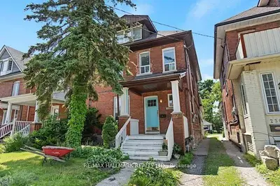 228 Pacific Avenue Main, Toronto, On M6p 2p5
