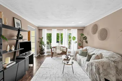 1083 Melton Drive, Mississauga, On L4y 1l3