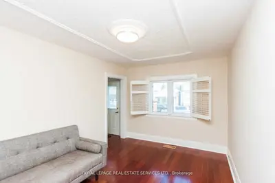 21 Belgravia Avenue, Toronto, On M6e 2m4