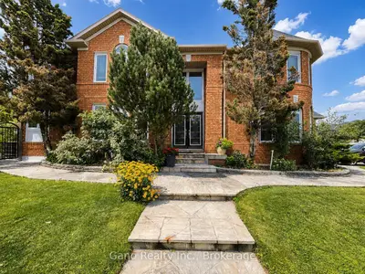 5423 Loonlake Avenue, Mississauga, On L5v 2e1