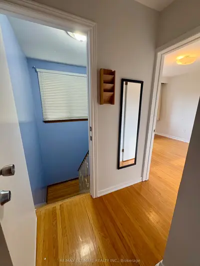 315 Harvie Avenue 2nd Floor, Toronto, On M6e 4l2