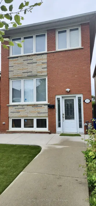 315 Harvie Avenue 2nd Floor, Toronto, On M6e 4l2