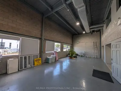 1571 The Queensway Avenue D, Toronto, On M8z 1t8