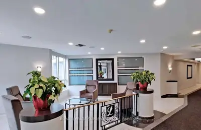 10 Laurelcrest Street N 903, Brampton, On L6s 5y3