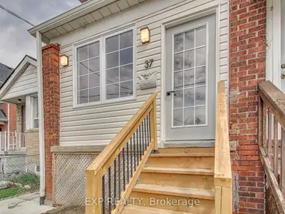 37 Gilbert Avenue, Toronto, On M6e 4w2