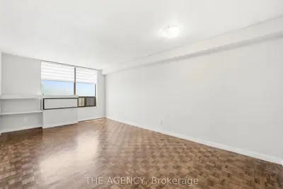 2350 Dundas Street W 2511a, Toronto, On M6p 4b1