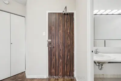 2360 Dundas Street W 1019b, Toronto, On M6p 4b2
