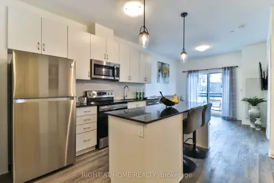 102 Grovewood Common 202, Oakville, On L6h 0x2