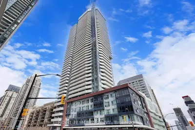 Condo Apartment in Mississauga
