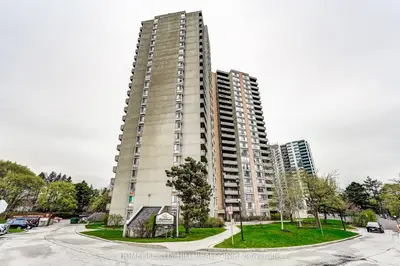 10 Martha Eaton Way 1508, Toronto, On M6m 5b3