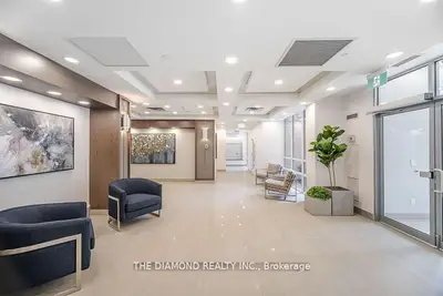 3 Michael Power Place 308, Toronto, On M9a 0a2