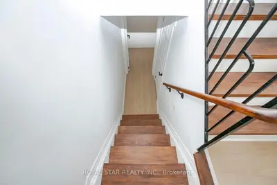114 Wincott Drive Upper, Toronto, On M9p 2p6