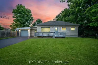 32 Maple Avenue E, Halton Hills, On L7g 5m2