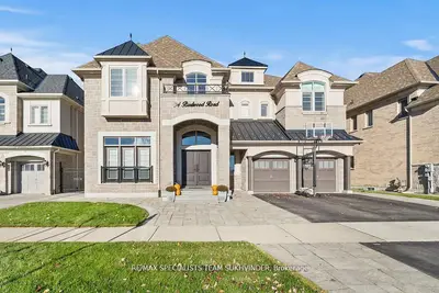 34 Burlwood Road, Brampton, On L6p 4e8