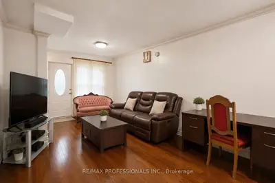 166 Caledonia Road, Toronto, On M6e 4s7