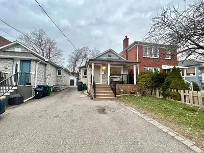 36 Fourteenth Street E, Toronto, On M8v 3h9