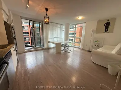 800 Lawrence Avenue W 523, Toronto, On M6a 0b1