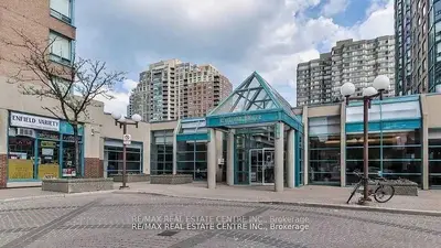 265 Enfield Place 1210, Mississauga, On L5b 3y7