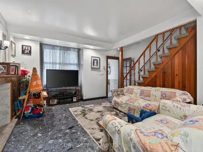 323 Nairn Avenue, Toronto, On M6e 4h9