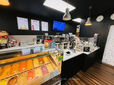11 Queen Street W, Brampton, On L6y 1l9