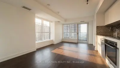 5 Mabelle Avenue 2533, Toronto, On M9a 0c8