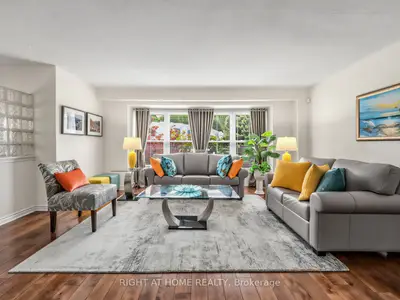 25 Tamarack Circle, Toronto, On M9p 3t9