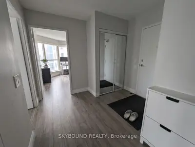 335 Webb Drive 1803, Mississauga, On L5b 4a1