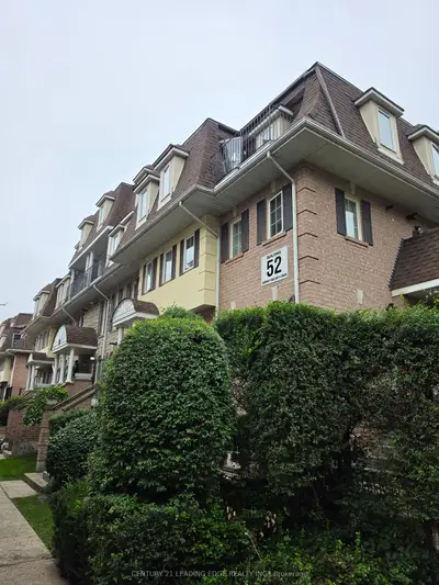 52 Sidney Belsey Crescent 202, Toronto, On M6m 5j1