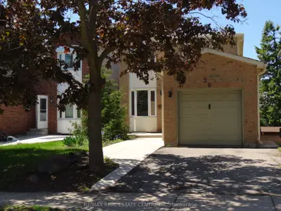 28 Rawling Crescent, Brampton, On L6z 1n8