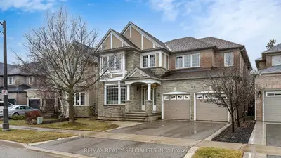 2258 Rochester Circle, Oakville, On L6m 5e1