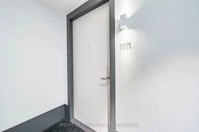 30 Gibbs Road 1309, Toronto, On M9b 0e4