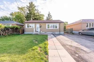 7150 Minotola Avenue, Mississauga, On L4t 2t1