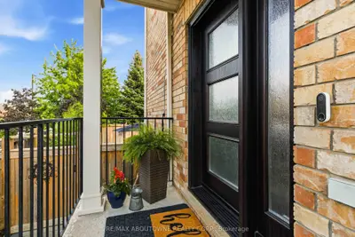 2228 Jillian Lane, Oakville, On L6m 0g7