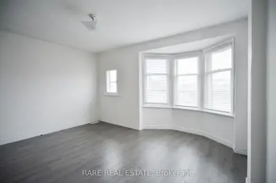 32 Garnet Avenue Upper, Toronto, On M6g 1v5