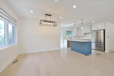 18 Celestine Drive, Toronto, On M9r 3n1