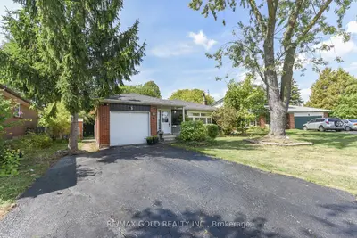 11 Dudley Place, Brampton, On L6t 3c2