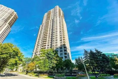 25 Kingsbridge Garden Circle 2422, Mississauga, On L5r 4b1