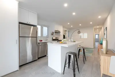 210 Christie Street 2, Toronto, On M6g 3b7