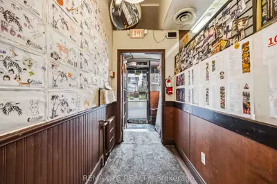 293 Roncesvalles Avenue, Toronto, On M6r 2m3