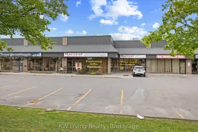 975 Pacific Gate 15 & 16, Mississauga, On L5t 1y1