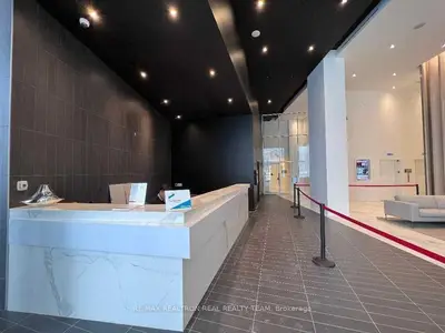 3900 Confederation Parkway 316, Mississauga, On L5b 0m3