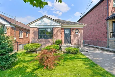 111 Wesley Street, Toronto, On M8y 2w9